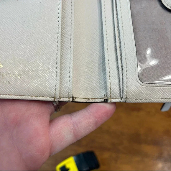 Kate Spade cream Laurel Way Stacy wallet - Picture 8 of 13